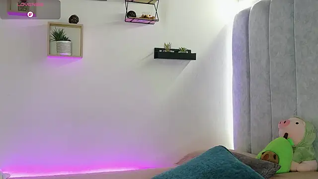  manumontoya online show from 4, 2, 2026