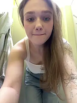 Snapshot of RussianWoman chatting on 16, 12, 2025 RussianWoman online show from 16, 12, 2025