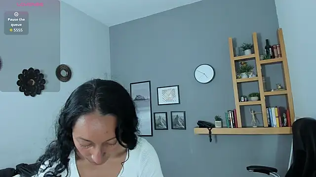 Snapshot of Violet_Kumar chatting on 14, 12, 2025 Violet Kumar online show from 14, 12, 2025