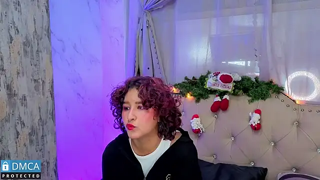 Snapshot of ahsly_Zam chatting on 4, 12, 2025 ahsly Zam online show from 4, 12, 2025