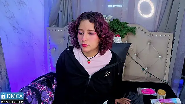 Snapshot of ahsly_Zam chatting on 17, 12, 2025 ahsly Zam online show from 17, 12, 2025