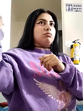 Emmyxxx online show from 4, 3, 2026