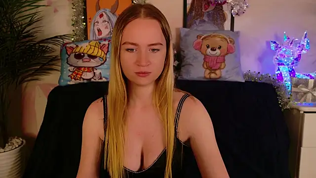 Snapshot of BigTitsLady- chatting on 15, 12, 2025 BigTitsLady- online show from 15, 12, 2025