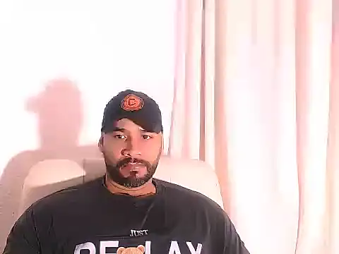 Snapshot of musclehetero chatting on 20, 2, 2026 musclehetero online show from 20, 2, 2026