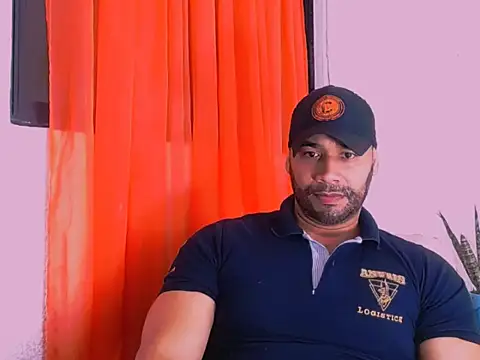 Snapshot of musclehetero chatting on 20, 4, 2026 musclehetero online show from 20, 4, 2026