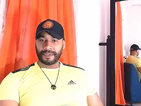 Snapshot of musclehetero chatting on 19, 5, 2026 musclehetero online show from 19, 5, 2026