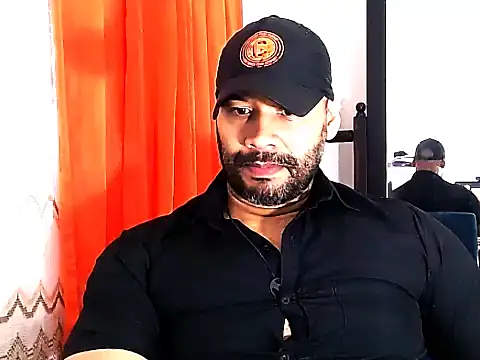 Snapshot of musclehetero chatting on 21, 5, 2026 musclehetero online show from 21, 5, 2026
