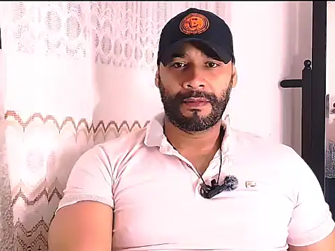 Snapshot of musclehetero chatting on 21, 5, 2026 musclehetero online show from 21, 5, 2026