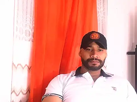 Snapshot of musclehetero chatting on 26, 5, 2026 musclehetero online show from 26, 5, 2026