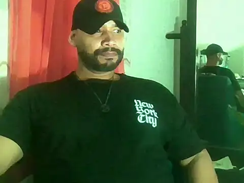 Snapshot of musclehetero chatting on 29, 5, 2026 musclehetero online show from 29, 5, 2026