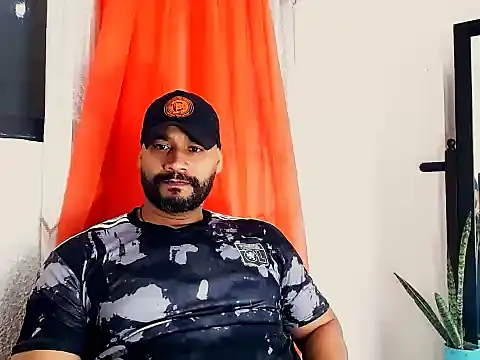Snapshot of musclehetero chatting on 31, 5, 2026 musclehetero online show from 31, 5, 2026