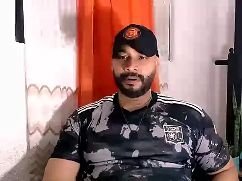 Snapshot of musclehetero chatting on 5, 6, 2026 musclehetero online show from 5, 6, 2026