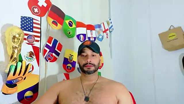 Snapshot of musclehetero chatting on 26, 6, 2026 musclehetero online show from 26, 6, 2026
