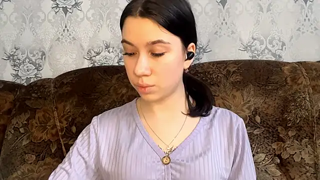 DebbiGoodknight online show from 17, 12, 2025