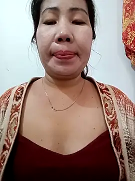 Snapshot of Reema_143 chatting on 5, 12, 2025 Reema 143 online show from 5, 12, 2025