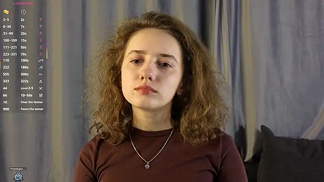 Snapshot of CuteLunette chatting on 14, 12, 2025 CuteLunette online show from 14, 12, 2025