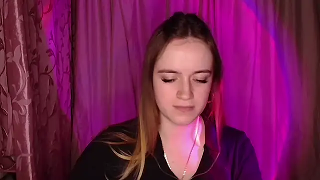 Snapshot of Illa_May chatting on 13, 12, 2025 Illa May online show from 13, 12, 2025