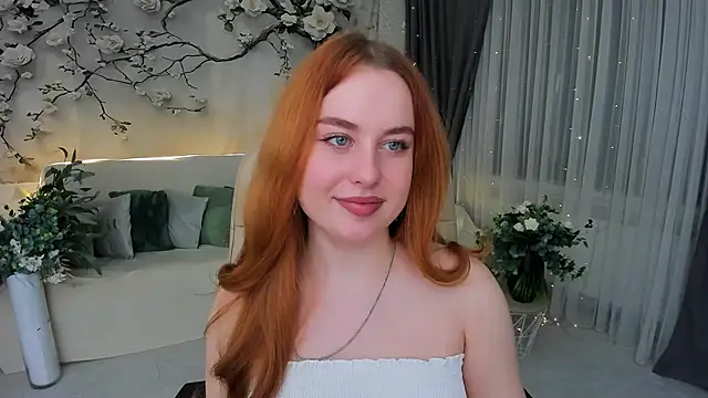 Snapshot of AirySilhouette chatting on 4, 12, 2025 AirySilhouette online show from 4, 12, 2025