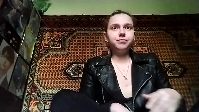 Snapshot of KikiBang chatting on 28, 11, 2025 KikiBang online show from 28, 11, 2025