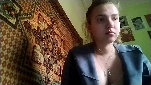 Snapshot of KikiBang chatting on 1, 12, 2025 KikiBang online show from 1, 12, 2025