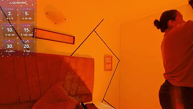 Snapshot of Julieta_Lein_ chatting on 2, 12, 2025 Julieta Lein online show from 2, 12, 2025