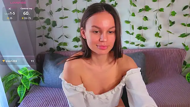 Tiffany Sweetie online show from 5, 4, 2026