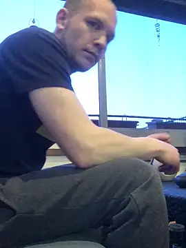 Snapshot of Spielzeugtwink chatting on 22, 4, 2026 Spielzeugtwink online show from 22, 4, 2026