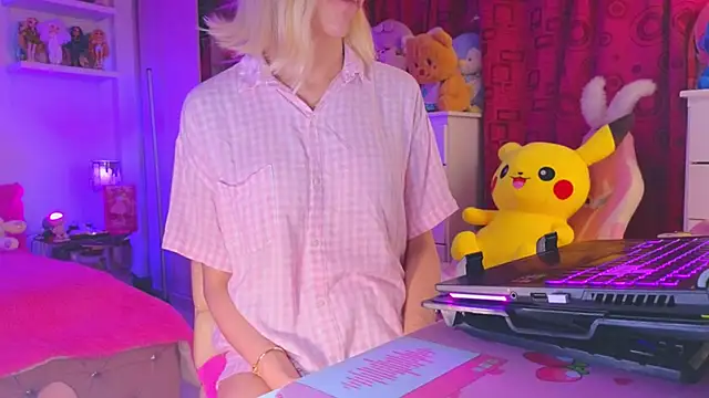 Snapshot of MadamBarbiee chatting on 1, 12, 2025 MadamBarbiee online show from 1, 12, 2025