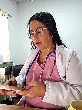 Snapshot of JustSamantha_ chatting on 28, 11, 2025 JustSamantha online show from 28, 11, 2025