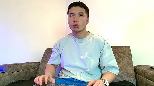 Snapshot of Ethan-Connor chatting on 5, 12, 2025 Ethan-Connor online show from 5, 12, 2025