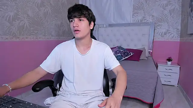 Snapshot of JakeSummer_ chatting on 27, 11, 2025 JakeSummer online show from 27, 11, 2025