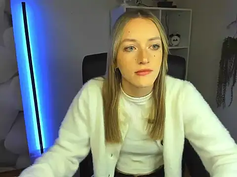 EvelynBlond online show from 26, 11, 2025