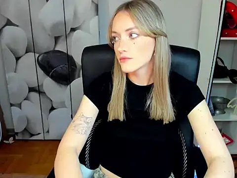 EvelynBlond online show from 27, 11, 2025