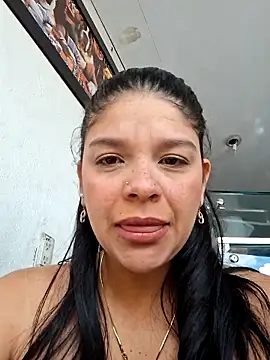 Snapshot of Layla-daring chatting on 14, 12, 2025 Layla-daring online show from 14, 12, 2025