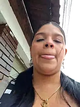 Layla-daring online show from 15, 12, 2025