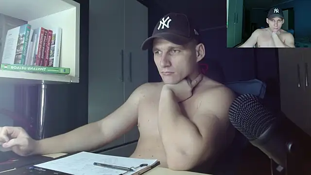 Snapshot of Poliglotjoe1 chatting on 29, 11, 2025 Poliglotjoe1 online show from 29, 11, 2025