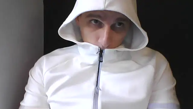 Snapshot of Poliglotjoe1 chatting on 15, 12, 2025 Poliglotjoe1 online show from 15, 12, 2025