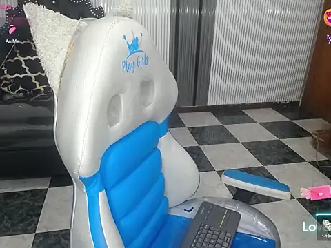 Snapshot of babyschoolgiirl chatting on 21, 12, 2025 babyschoolgiirl online show from 21, 12, 2025