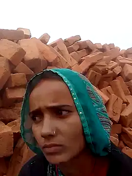 Snapshot of manishahot133 chatting on 14, 12, 2025 manishahot133 online show from 14, 12, 2025