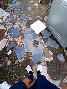 Snapshot of Eezxxx chatting on 16, 12, 2025 Eezxxx online show from 16, 12, 2025