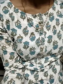 Snapshot of Roja__ chatting on 26, 11, 2025 Roja online show from 26, 11, 2025