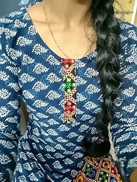 Snapshot of Roja__ chatting on 28, 11, 2025 Roja online show from 28, 11, 2025