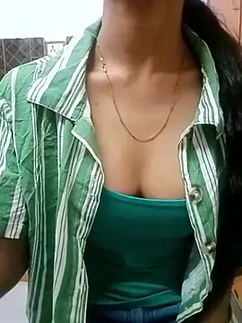 Snapshot of Roja__ chatting on 1, 12, 2025 Roja online show from 1, 12, 2025