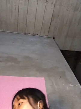 Snapshot of dovia-ba chatting on 14, 12, 2025 dovia-ba online show from 14, 12, 2025