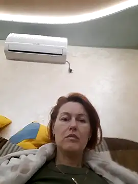 Snapshot of LanaOlbenst chatting on 4, 12, 2025 LanaOlbenst online show from 4, 12, 2025