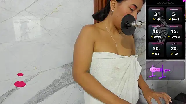 Latina candy01 online show from 17, 4, 2026