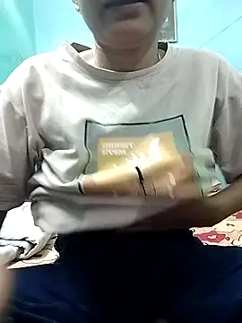 Snapshot of Miss_tinaaa chatting on 23, 11, 2025 Miss tinaaa online show from 23, 11, 2025