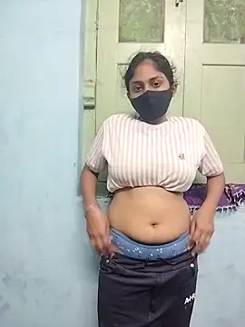 Snapshot of Miss_tinaaa chatting on 28, 11, 2025 Miss tinaaa online show from 28, 11, 2025