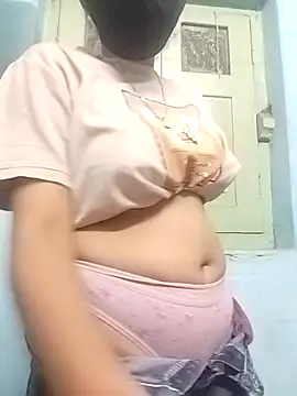 Snapshot of Miss_tinaaa chatting on 4, 12, 2025 Miss tinaaa online show from 4, 12, 2025