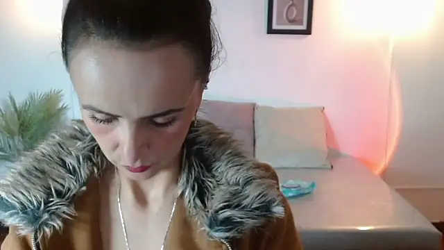 Juliana  lx online show from 10, 3, 2026